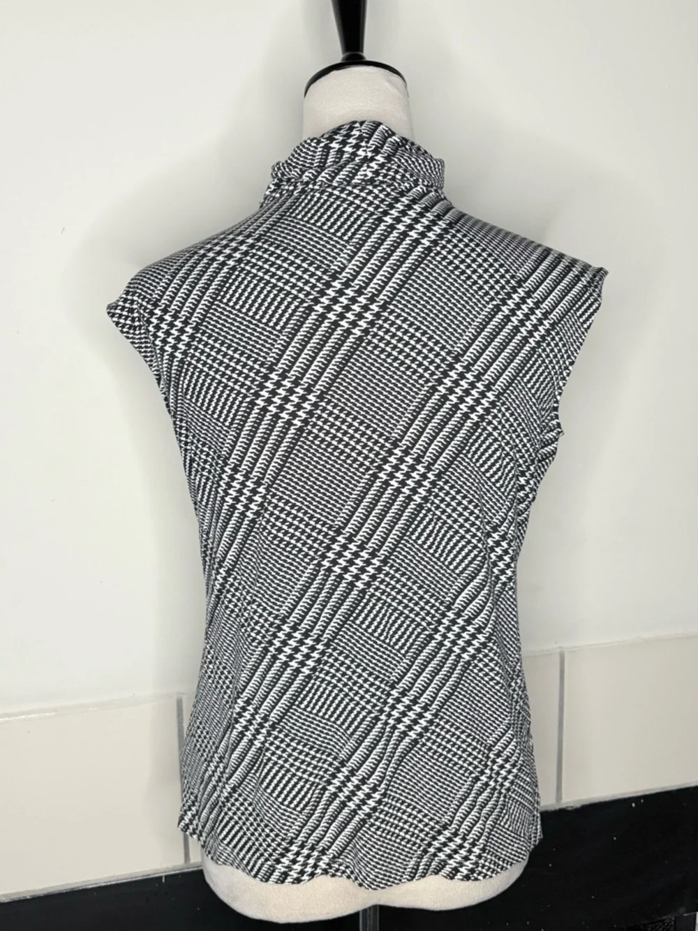 Ralph Lauren Black & White Plaid Sleeveless Mock Neck Top - Picture 2 of 3